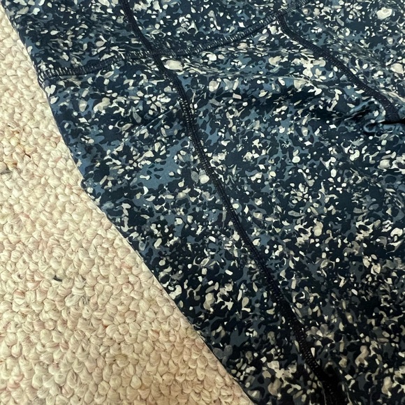 Athleta leggings - Picture 4 of 9